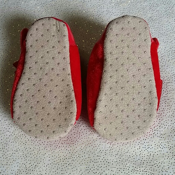 Old Navy Red Size 2 Velvet Look Shoes - Picture 2 of 5